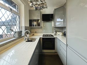 Kitchen- click for photo gallery